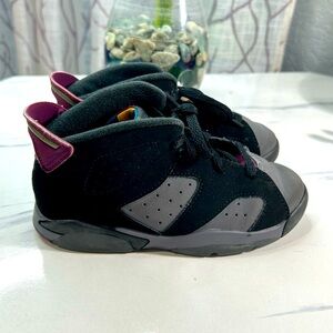 Toddler Nike Air Jordan Bordeaux Retro 6 Shoes 
Black/Gray/burgundy, Size 10c